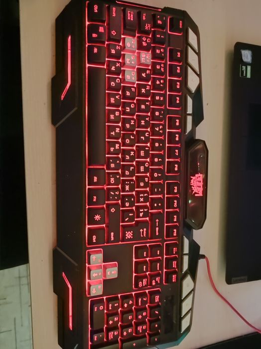 Продаю клавиатуру