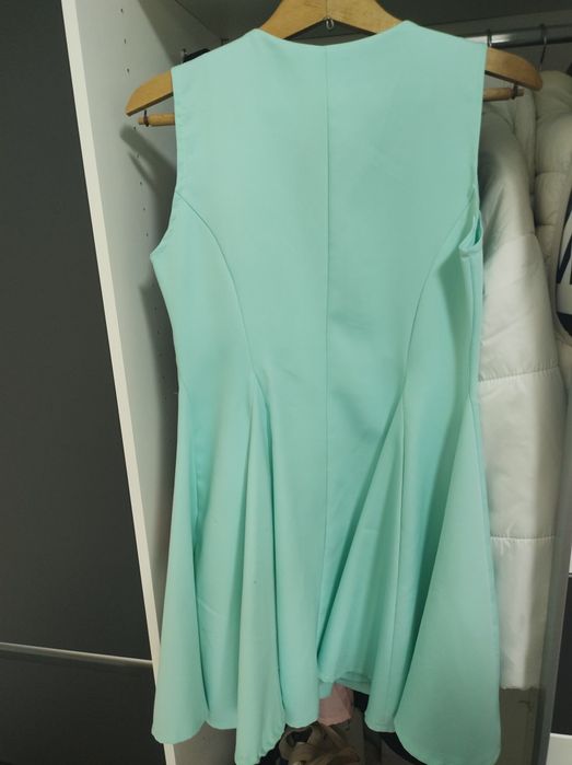 Официална рокля, М