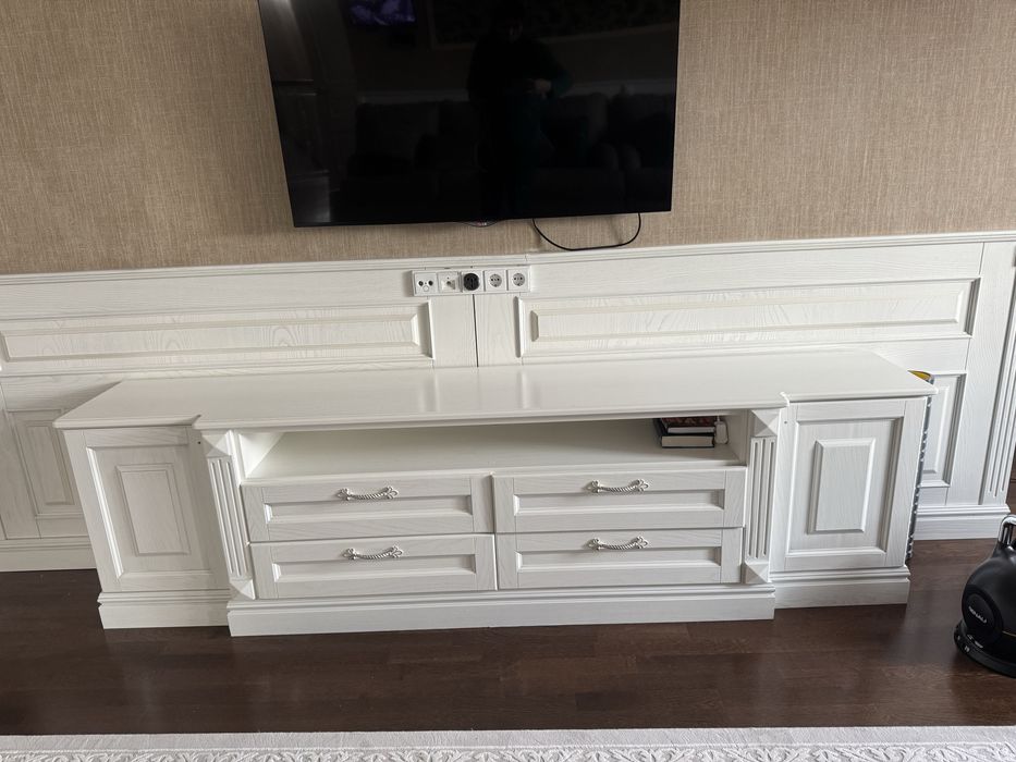 Смарт телевизор LG + тумба