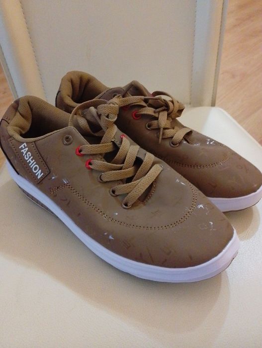 Обява 23 Нови дамски обувки