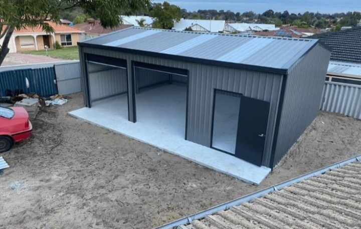 Garaje auto și case modulare pe structura metalica învelite cu panouri