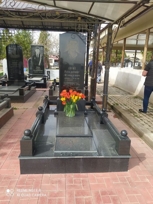 Памятники из качественного гранита, индивидуальный дизайн