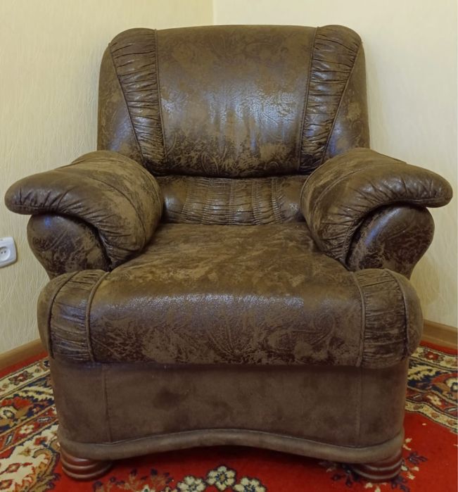 Кресло 25000 тг
