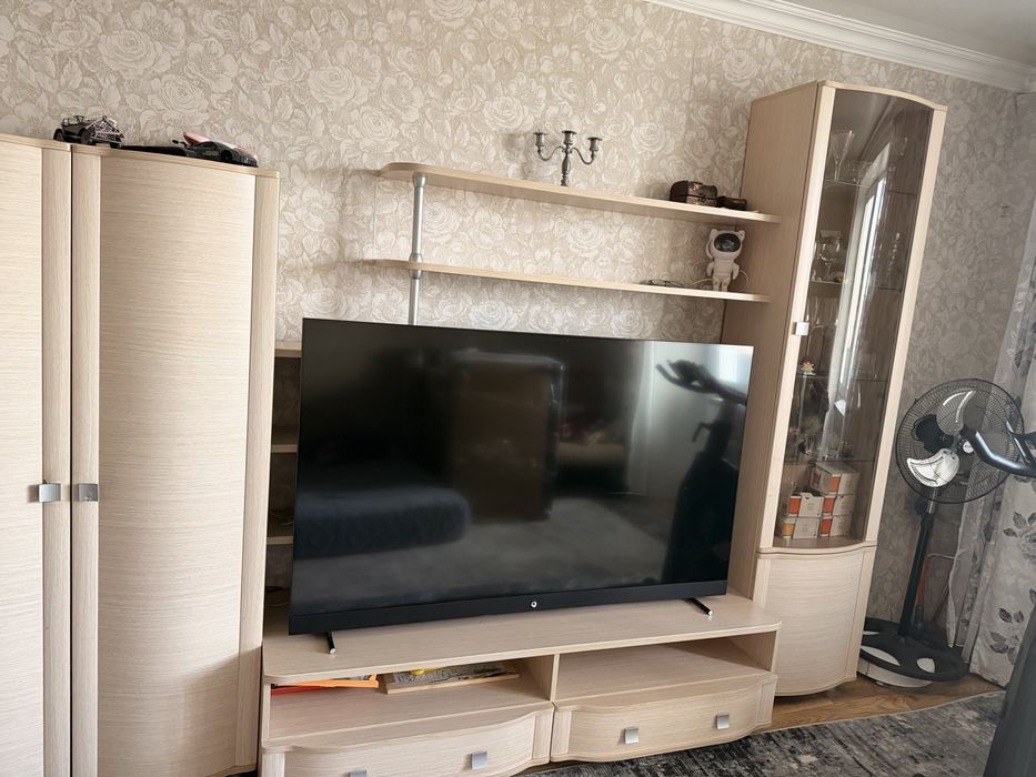 Продам горку б/у для гостинной