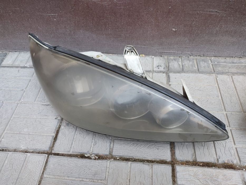 Фары на Toyota Camry 35