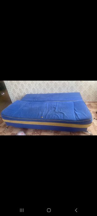 Продам диван  . . . .