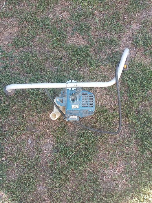 Vând motor motocositoare