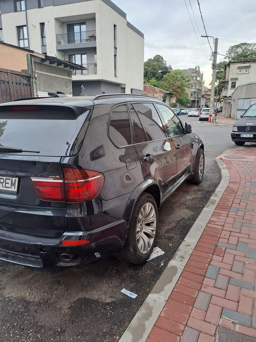 Se vinde BMW X5..