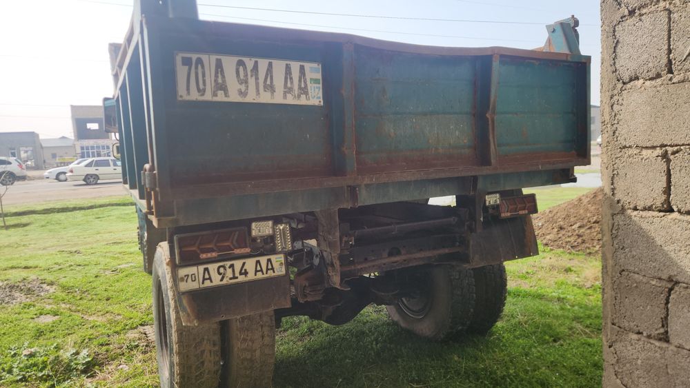 Zil sotiladi yurib turgan mashina xolati yaxshi