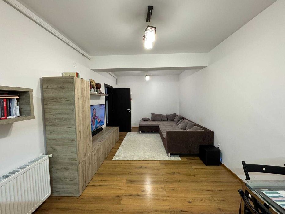 Apartament 3 camere complet mobilat si utilat, 9 Mai