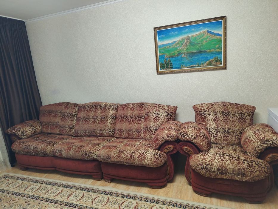 Продам диван с креслом