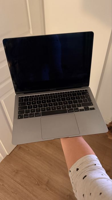 Macbook Air 13 (2020)