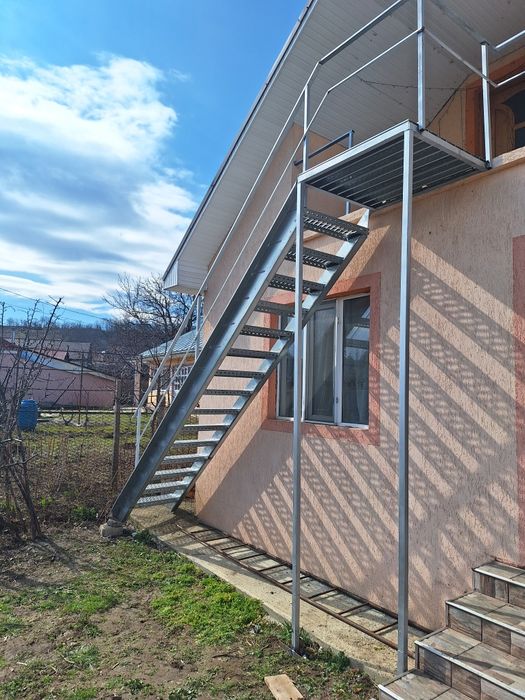 Cofectionam scări zincata