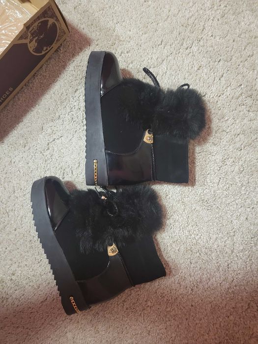 Дамски топли боти пух и лак