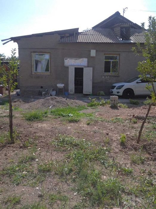 Бустонлик тум Абай мах 8 соток 4 хона + айвон ховли сотилади.