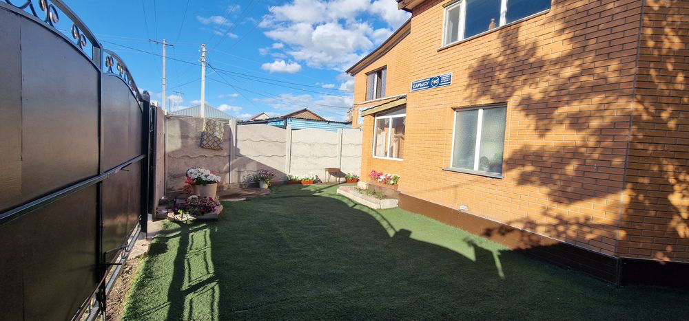 Продам двухэтажный дом