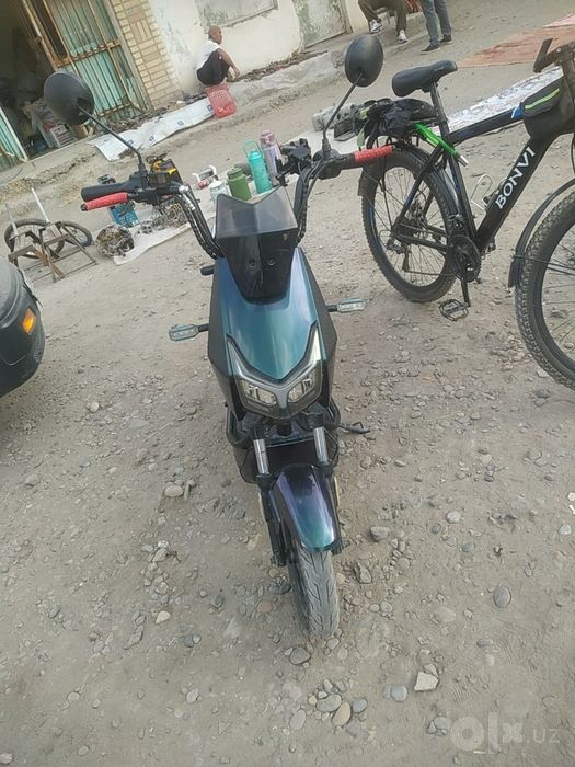 Skuter yaxshi 25 ga chiqadi mini 12 yoshdan 14 yoshgacha
