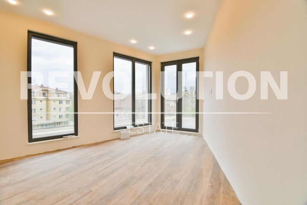 Дава се под наем Четиристаен апартамент в София, Изток - 100 кв.м за 1500 € - Снимка #7