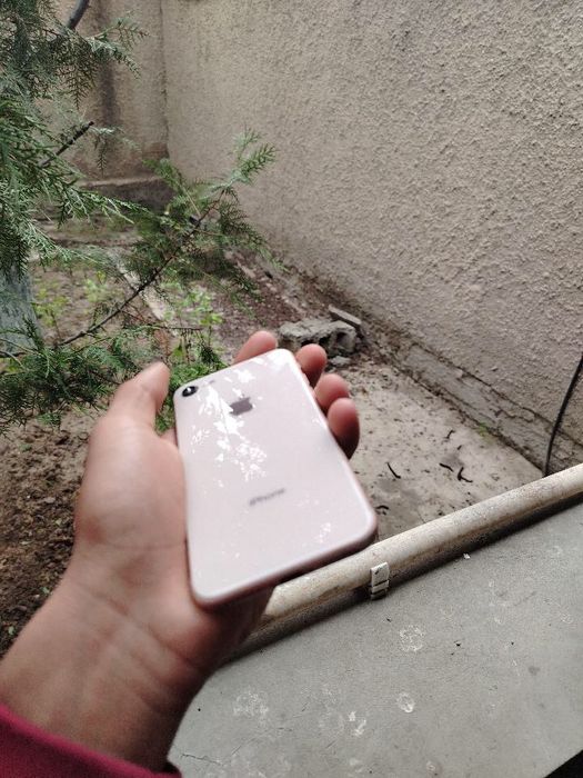 Iphone 8 xotirasi 64