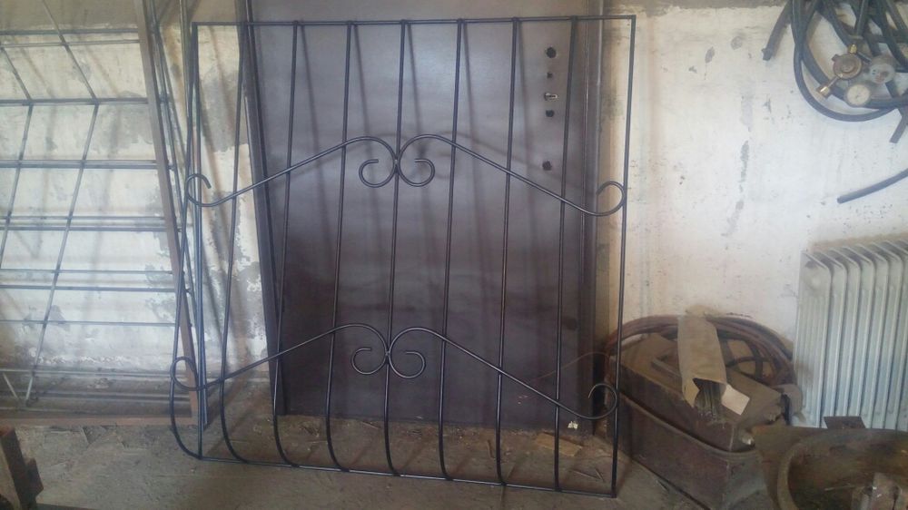 Решотки на окна.