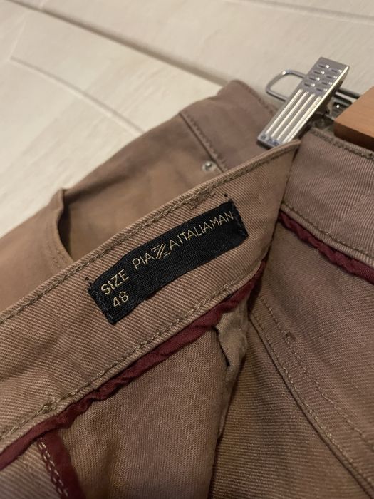 Vand Blugi Piazza Italia, 48