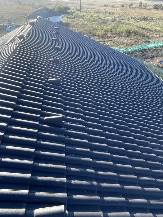 Constructii case la rosu / la cheie / acoperise