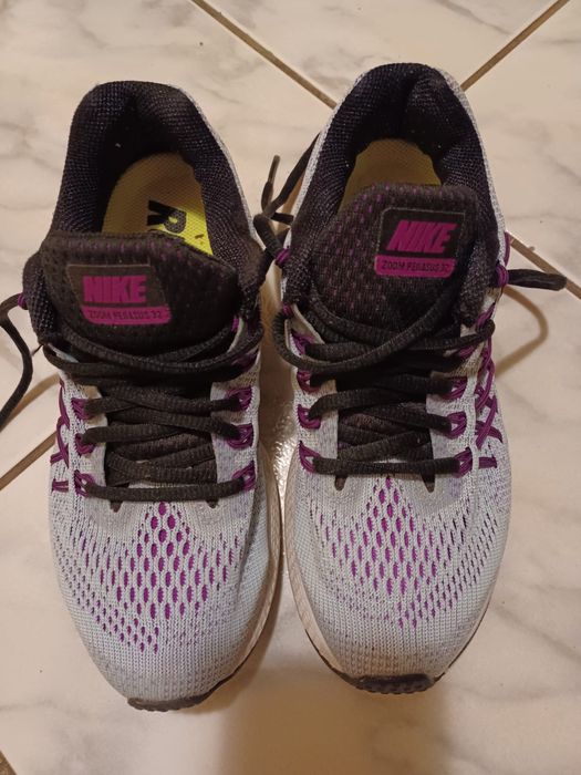 Vand adidasi Nike Zoom Pegasus 32