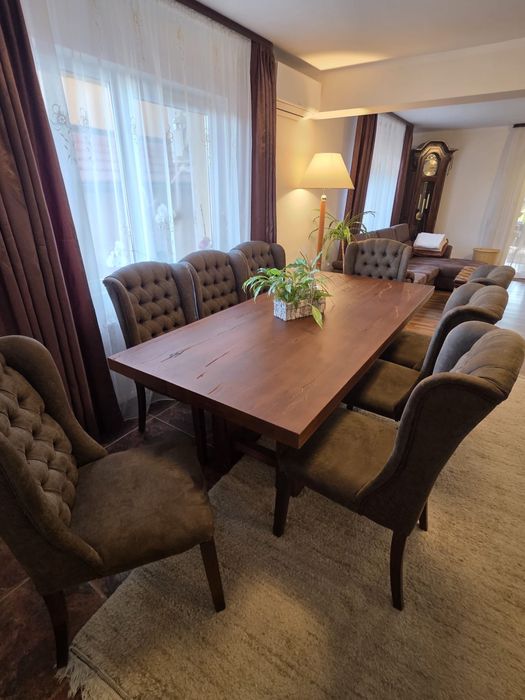 Set masă din lemn masiv + 8 scaune tapițate – stare excelentă