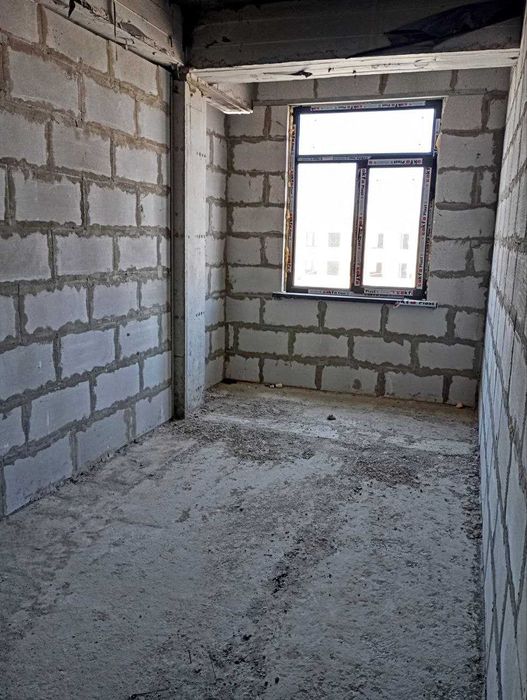 Buxoro shahrida yangi qurilgan domdan kvartira sotiladi