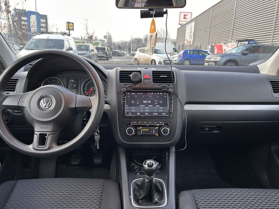VW Jetta 1.6 2009 Benzina  101 CP