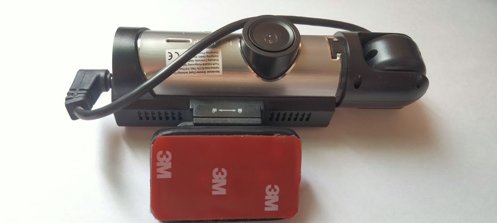 Продам б/у  автомобильный видеорегистратор