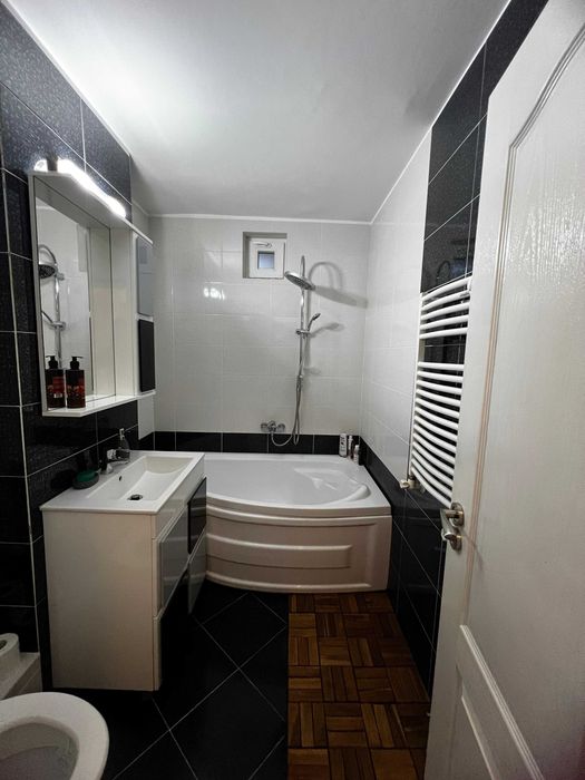Apartament 3 camere decomandat Obcini, zona excelenta, la cheie