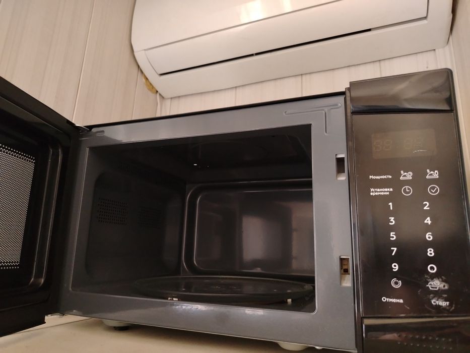 Продам микроволновую печь BQ.