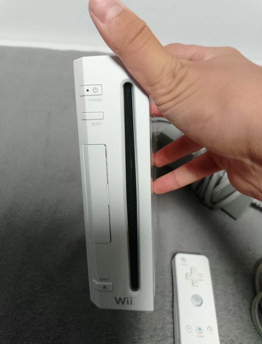 Vând sau schimb Nintendo Wii nou nouț