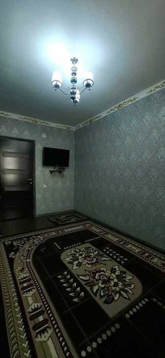 3 хоналик квартира 2 кават кирпичный дом, 7 микр, военгородок