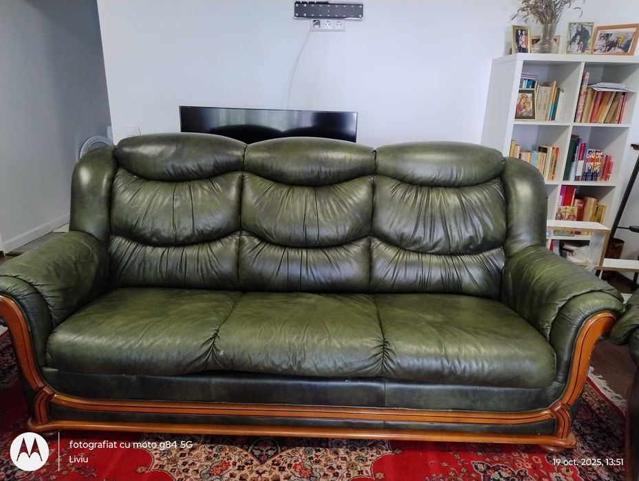 Set canapea piele veritabila+ doua fotolii