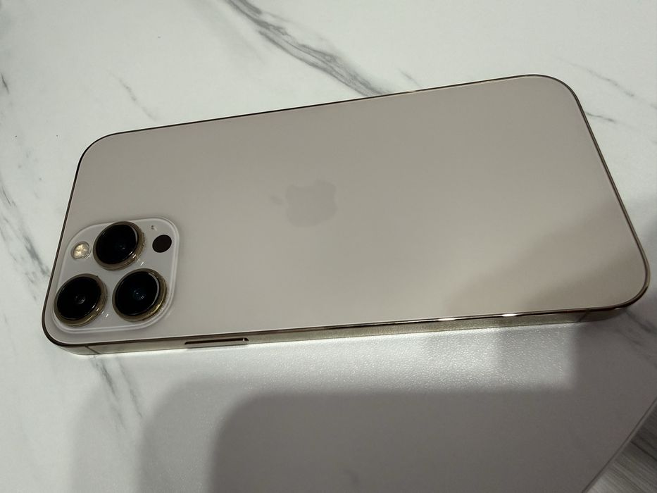 Vând iphone 13 pro max , gold !