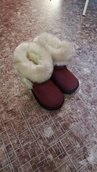 Продам обувь для девочки