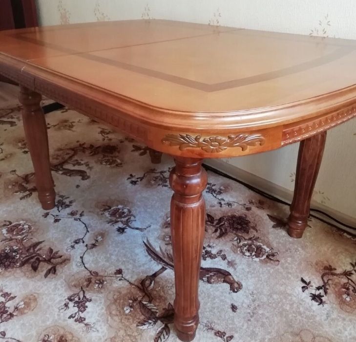 Продам стол натуральный дуб