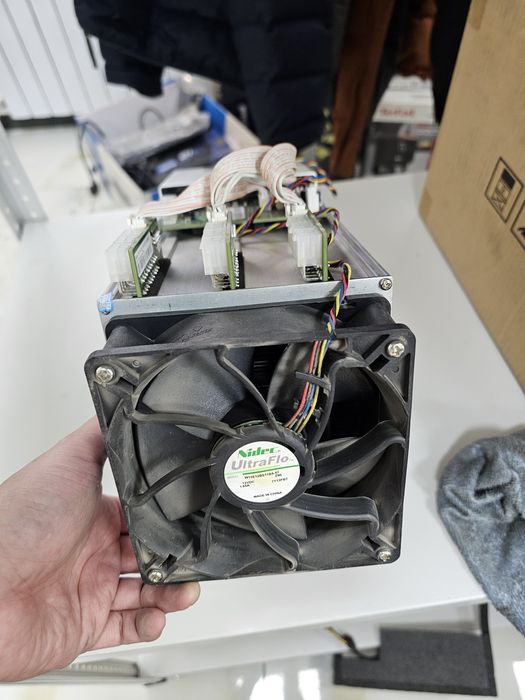 Bitmain Antminer S9 13.5 Ths