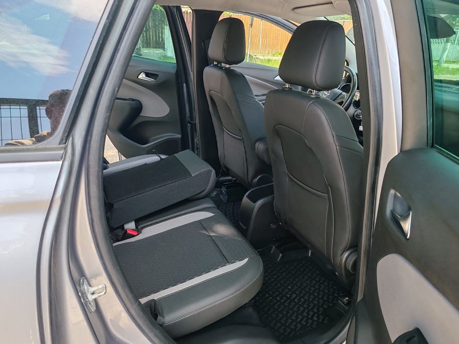 Opel Crossland X  2020.