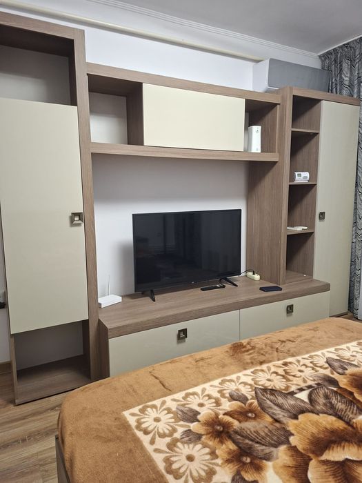 Închiriez garsoniera