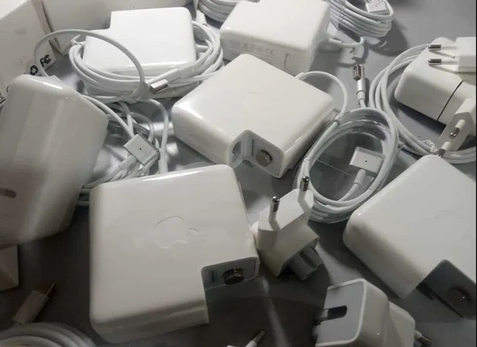 на MacBook 60W - зарядка, блок питания