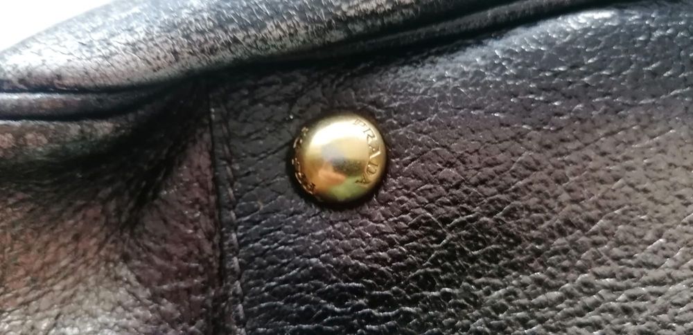 Оригинaл чанта Prada,в отлично състояние,без следи от носене