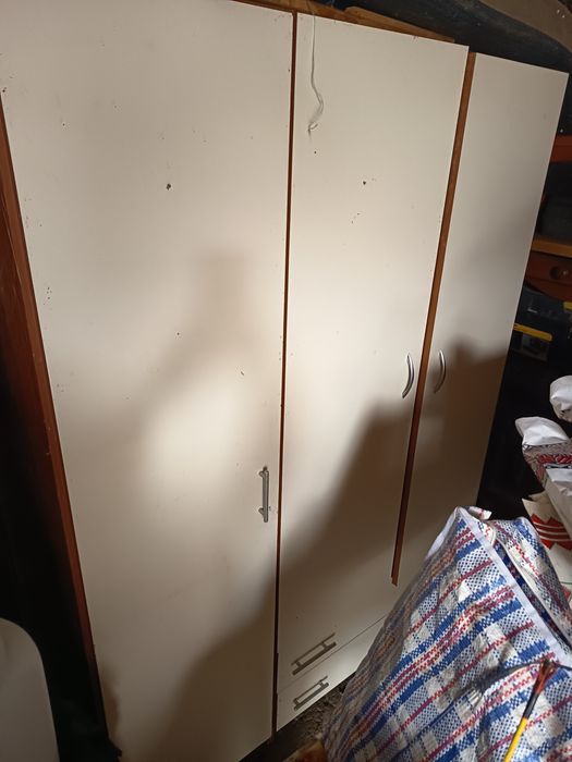 Șifonier. În 3 usi