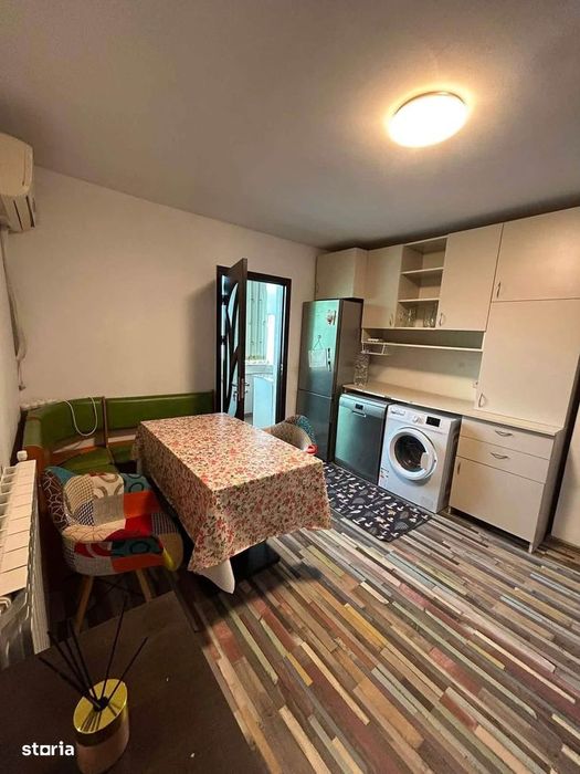 De inchiriat apartament cu 2 camere decomandat, cu balcon 1300lei/luna