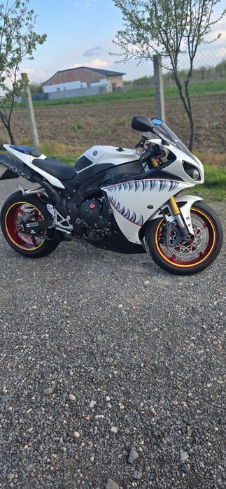 Yamaha R1 2009 Big Bang bine întreținută!