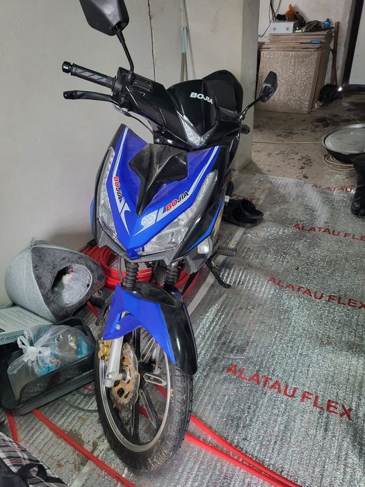 Мопед 125 к  BojIa