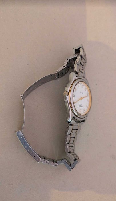 Кварцов ръчен часовник Tissot