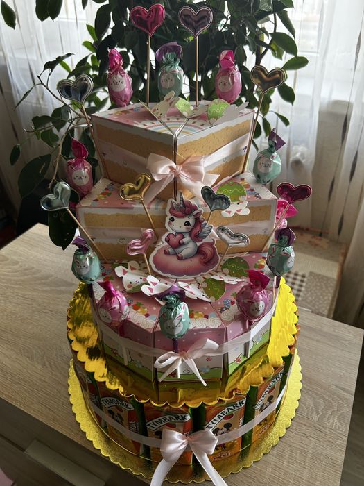 Tort din dulciuri pentru copii